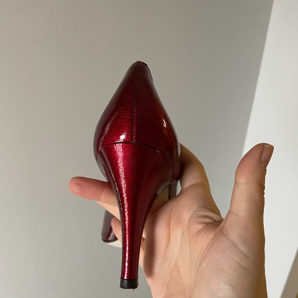 Arturo Chiang, US size 8.5W, red patent pumps - Picture 5 of 12